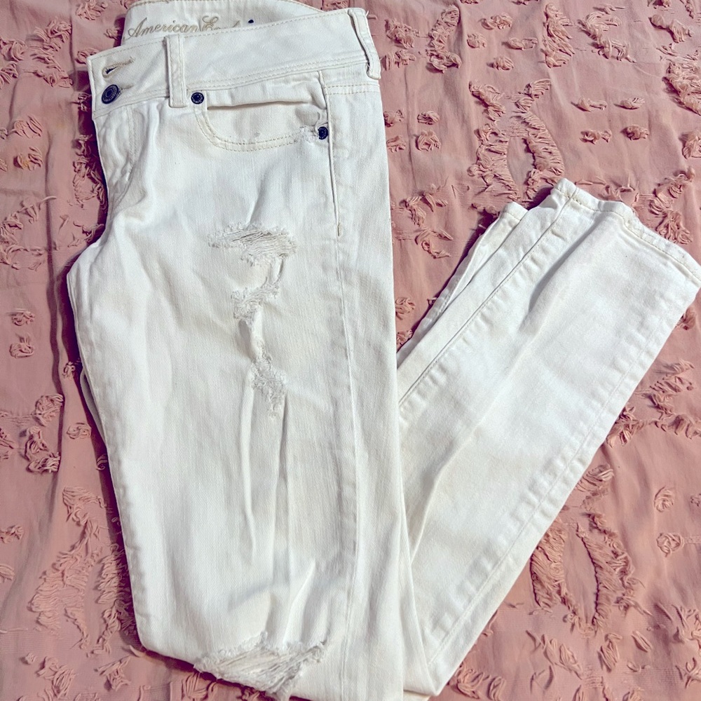 White American eagle ripped jeans